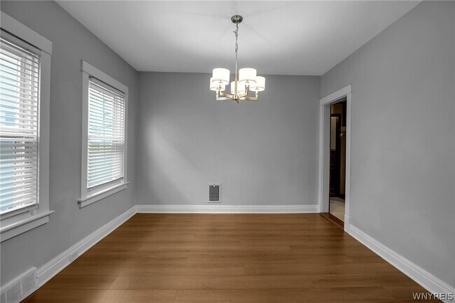 Building Photo - 800 Amherst St