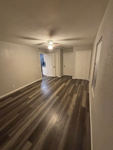 Building Photo - 822 Maple St