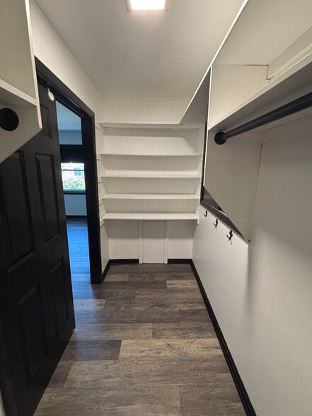 master closet - 1134 Northampton St