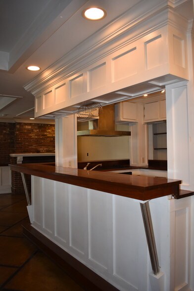 View of details in Bar - 101 W Oglethorpe Ave