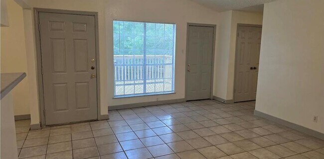 Building Photo - 375 Fantail Loop