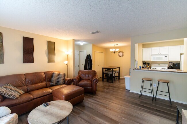 Building Photo - Windsor Park #313