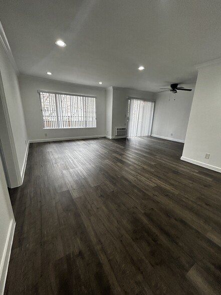 Living Room - 649 Westbourne Dr