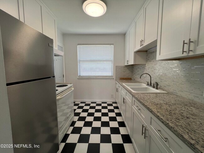 Building Photo - 1789 River Rd