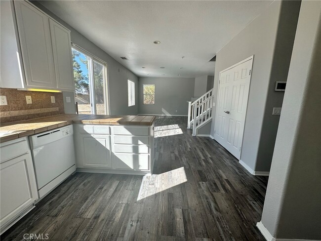 Building Photo - 14886 Shetland Ct