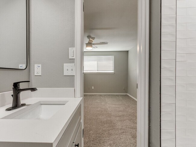 Building Photo - Stunning 4-Bedroom Home for Rent in Westwood Addition – Completely Remodeled on a Huge Lot!