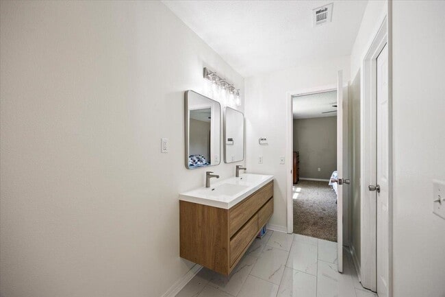 Building Photo - 8665 El Paseo St