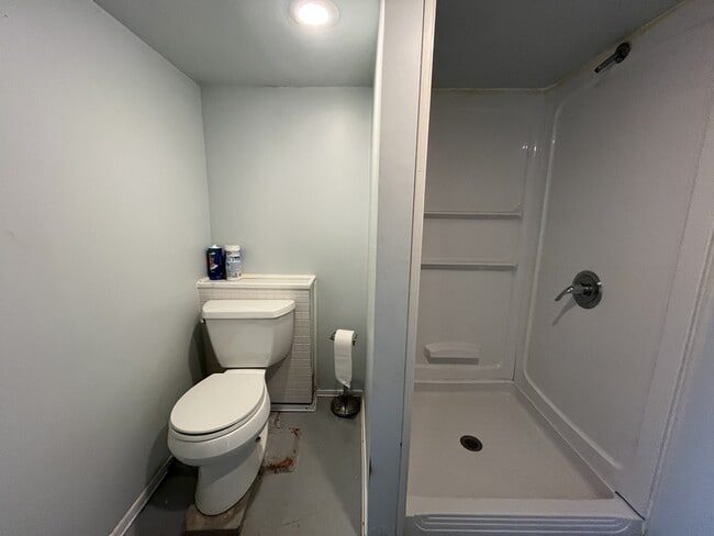 Building Photo - 713 N 5th St