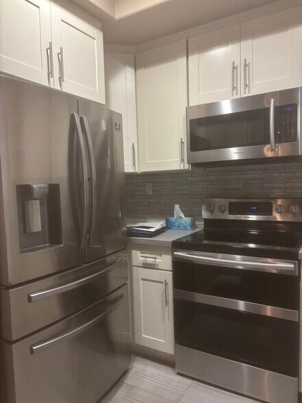 Building Photo - 5431 Sanchez Dr