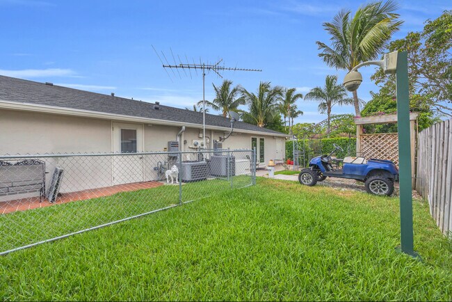 Building Photo - 3865 Vancott Cir