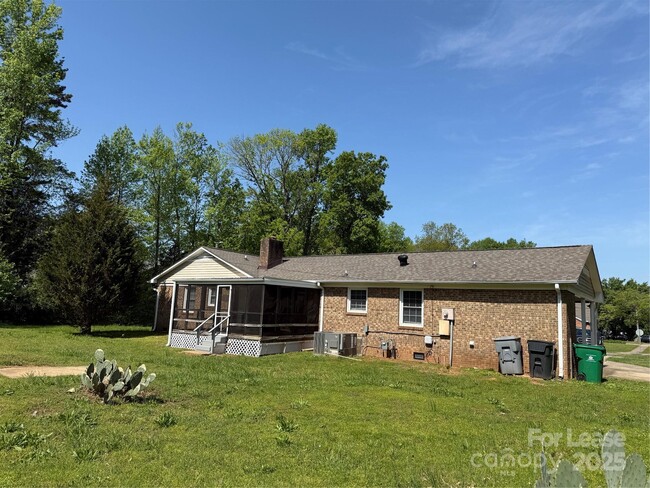 Building Photo - 6820 Rumple Rd