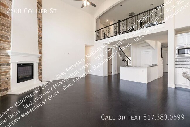 Building Photo - 2600 Collier St