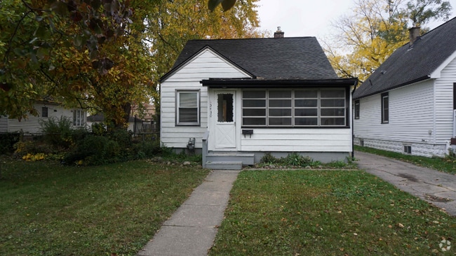 Building Photo - 15430 Norborne Ave