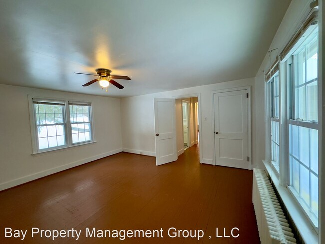 Building Photo - 3 br, 1 bath House - 204 Dairy Rd.