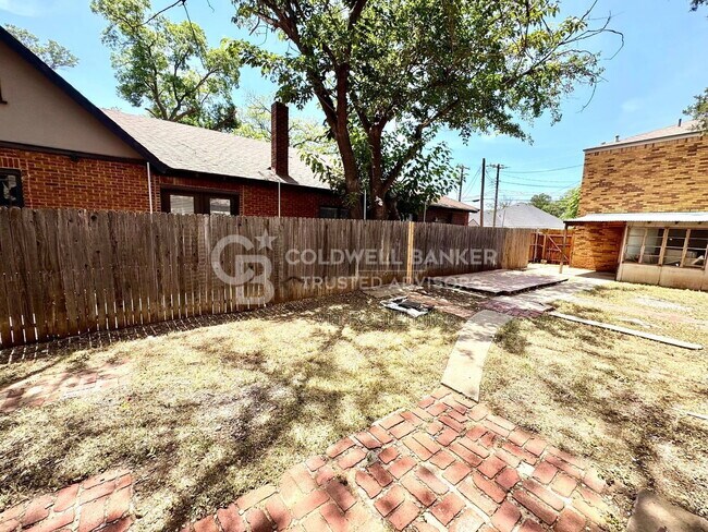 Building Photo - 1602 Avenue X Ave