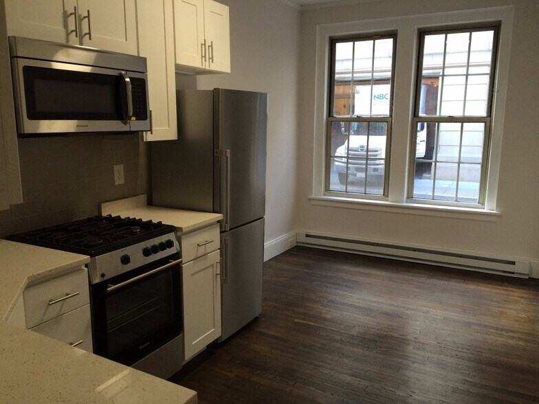 Primary Photo - 12 Saint Germain St