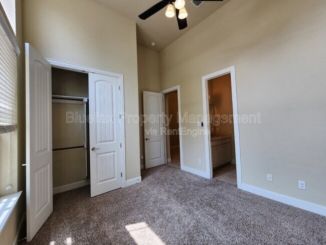 Building Photo - 11523 Lily Blair