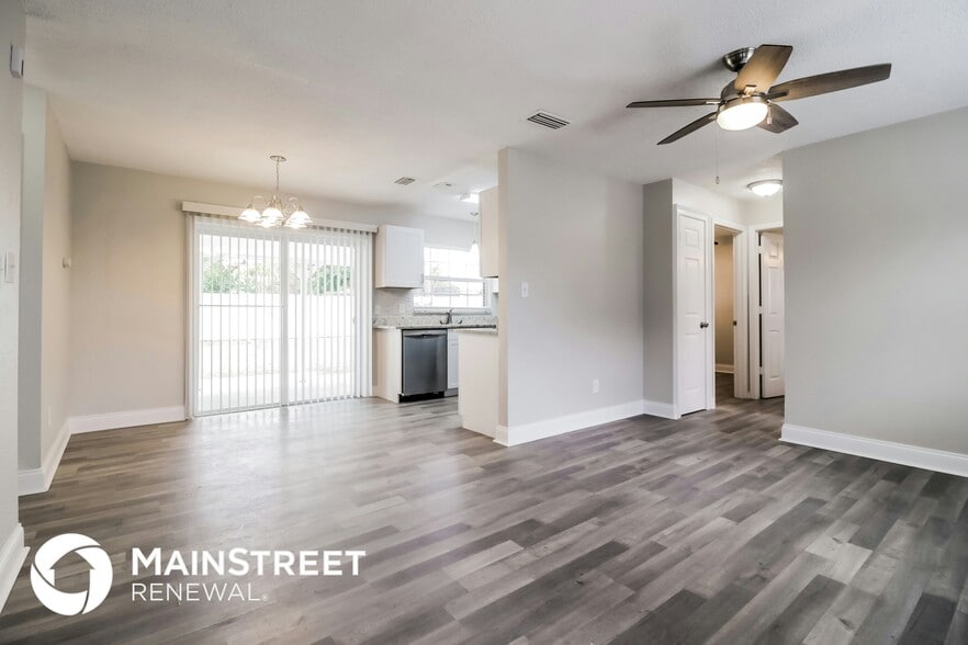 Building Photo - 3977 Kingsport Dr