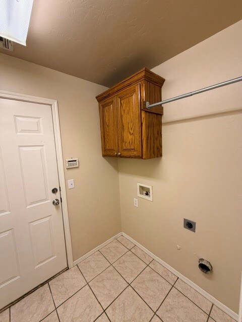 Building Photo - 426 W Pines Way