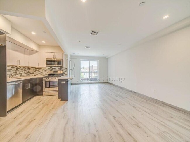 Primary Photo - 1 bedroom in ASTORIA NY 11103