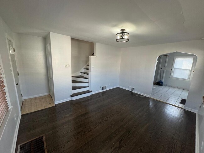 Building Photo - 1834 Illinois St