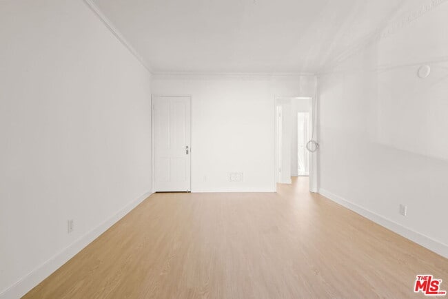 Building Photo - 186 N Clark Dr