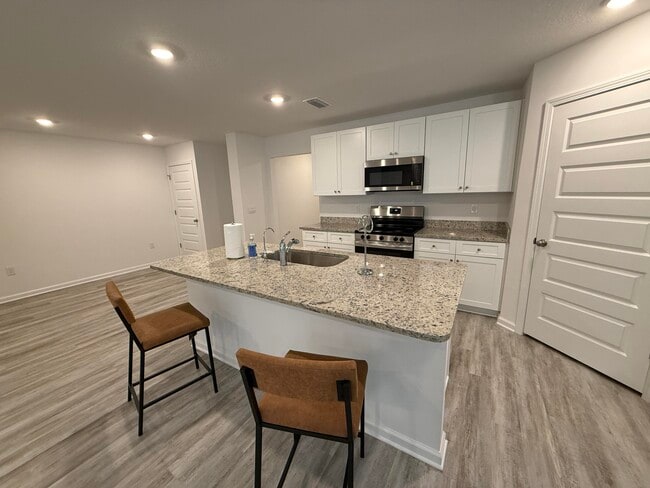 Building Photo - 225 Gray Owl Dr