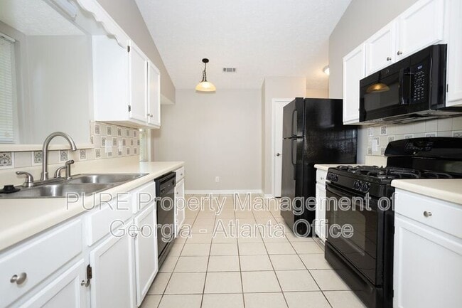 Building Photo - 3107 Waterford Ct