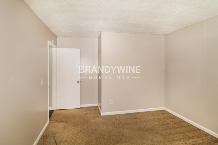 Building Photo - 2037 Mallard Way