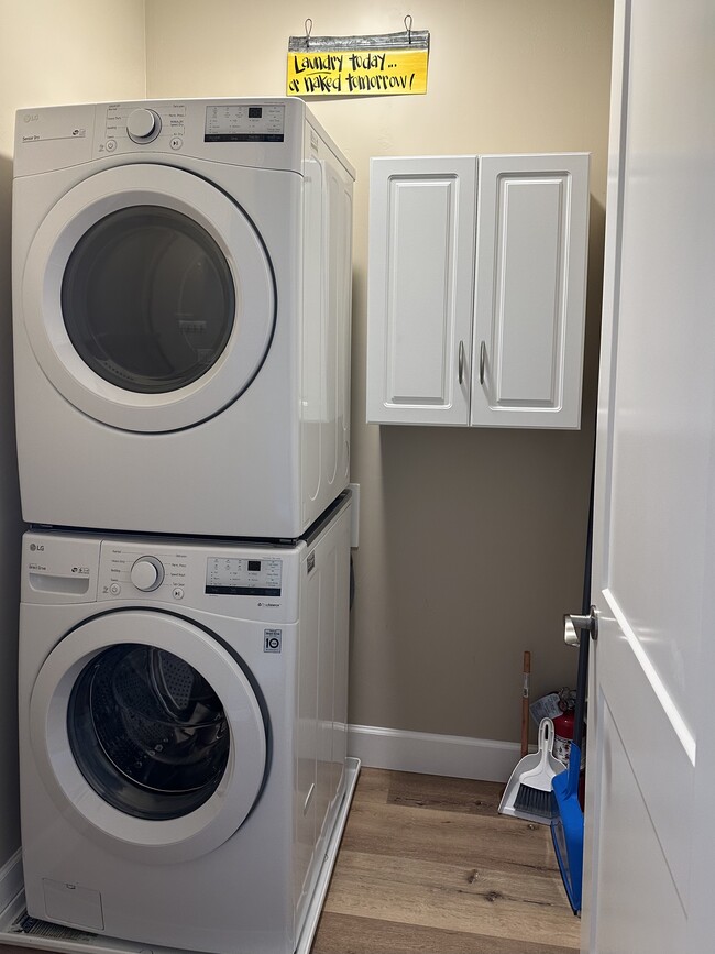 Laundry Room - 1039 N Main St