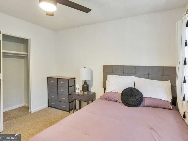 Building Photo - 2790 Farmstead Rd