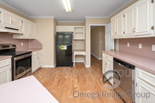 Building Photo - 536 Deer Path
