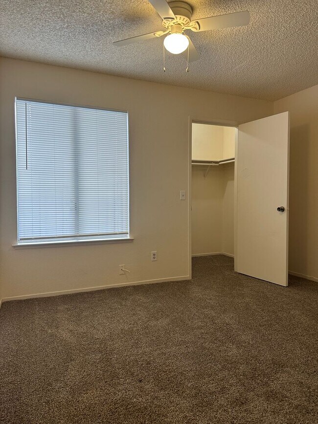 Building Photo - DeWitt Triplex