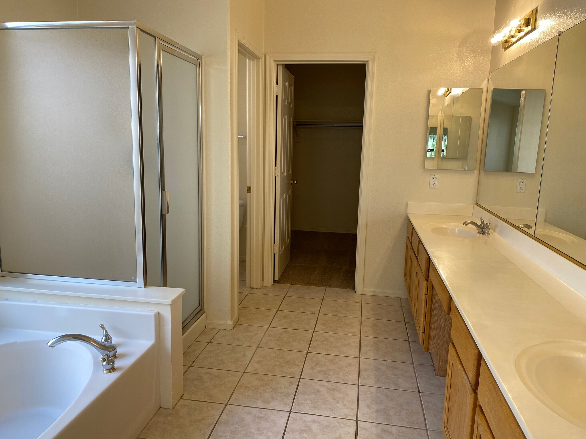 Building Photo - 763 W Canary Way