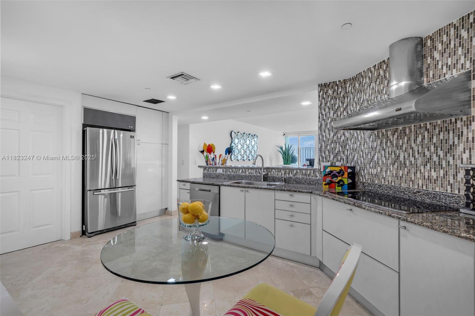 Building Photo - 1643 Brickell Ave