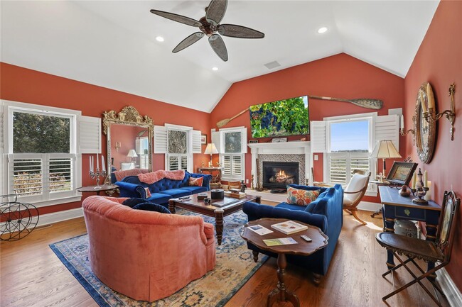 Building Photo - 703 Herricks Ln