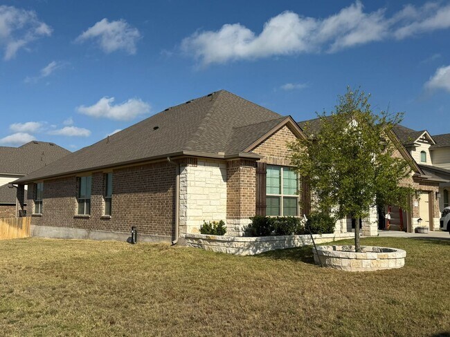 Building Photo - GORGEOUS 3-bedroom 2-bathroom home in Ceda...