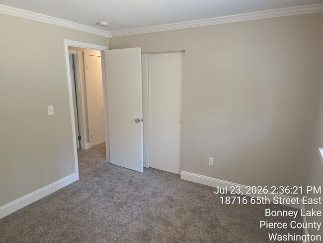 Building Photo - Bonney Lake - Lake Jane HOA - 3 bedroom 2 bathroom rambler home for rent -EV charger, Available NOW!