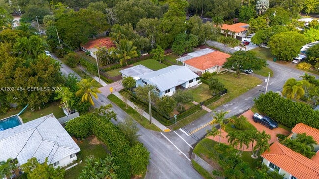 Building Photo - 8910 NE 9th Ct
