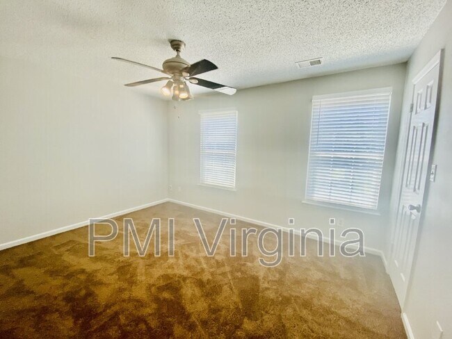 Building Photo - 5142 Settlers Park Dr