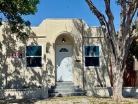 Building Photo - 1057 E Salt Lake St