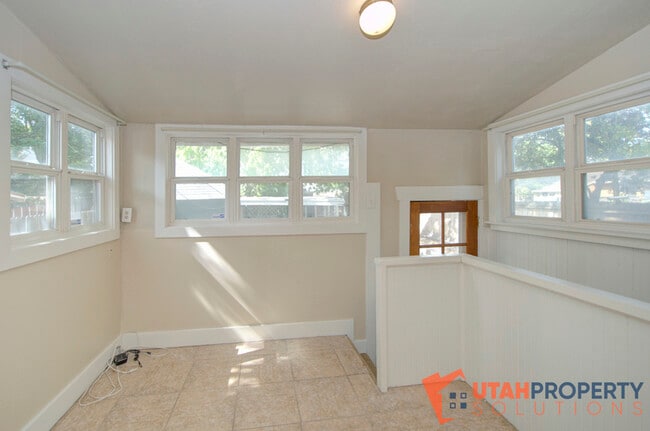 Building Photo - 1622 S Blair St