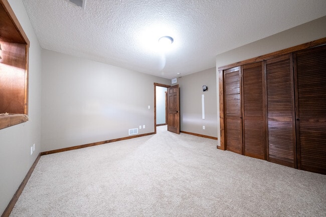 Building Photo - 15678 Duck Pond Way