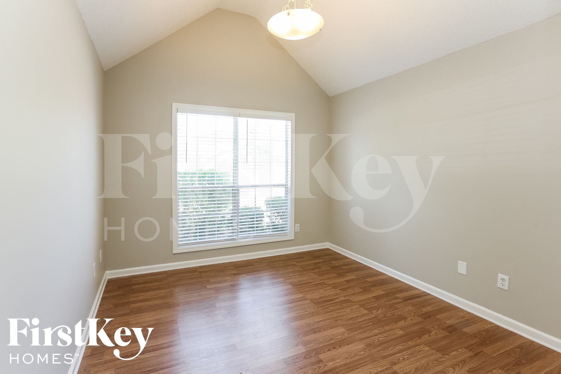 Building Photo - 200 Summer Hill Dr