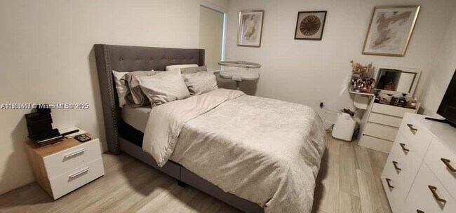 Building Photo - 1828 NW 4th St