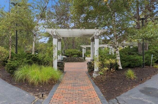 Building Photo - Breakwater Condominiums #501-South Portland: 1 BR Condo with water-front access Available 06/01/2...