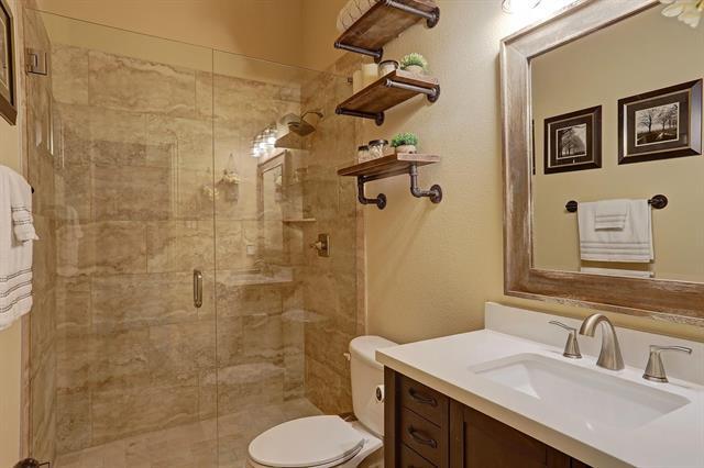 Building Photo - 2440 Deerwood Dr