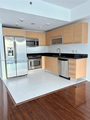 Building Photo - 951 Brickell Ave