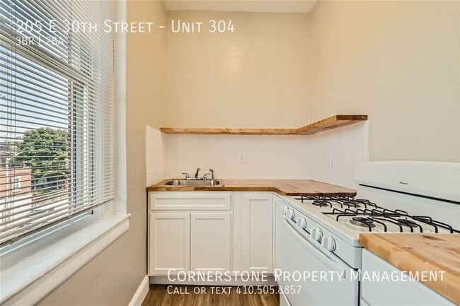 Building Photo - 205 E 30th St