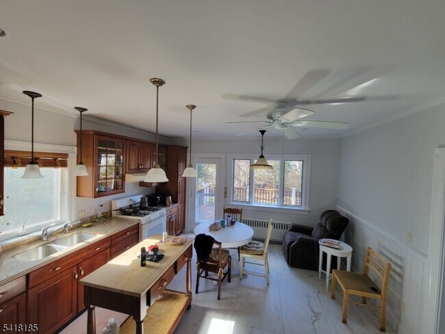 Building Photo - 140 Prospect St